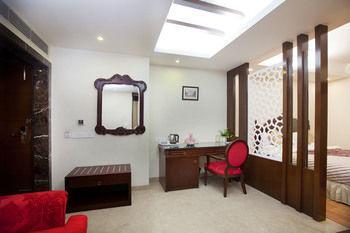 Oyo Premium Pitampura Hotel New Delhi Eksteriør billede